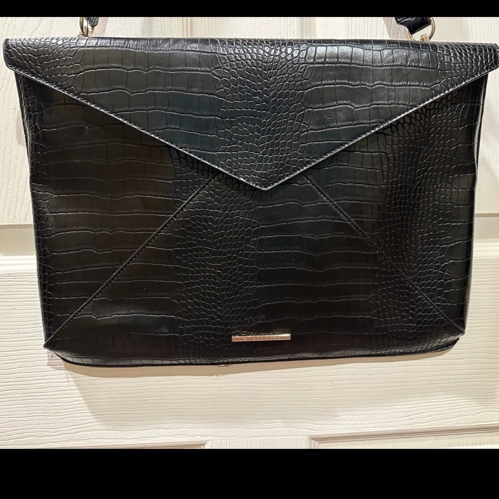 QUAY Australia Womens Purse laptop bag Black/croc embossed Envelope style NWT